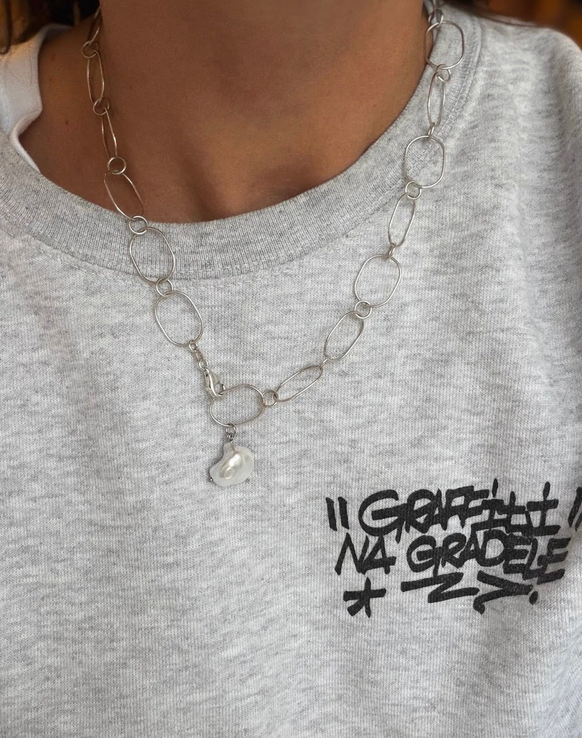 CAPSULE NECKLACE