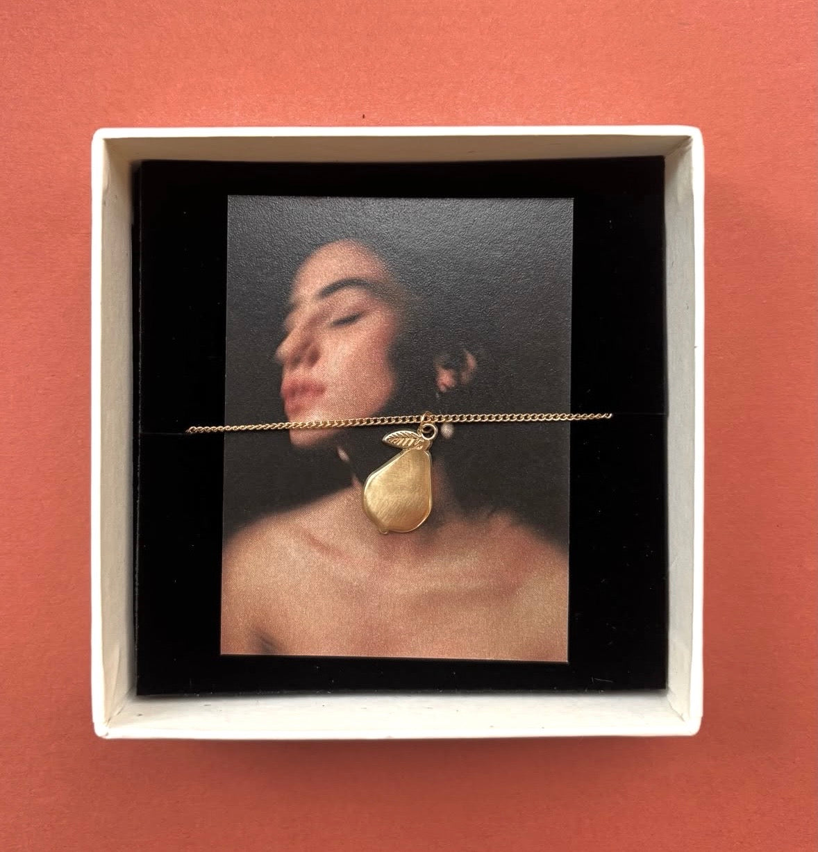 QUINCE NECKLACE