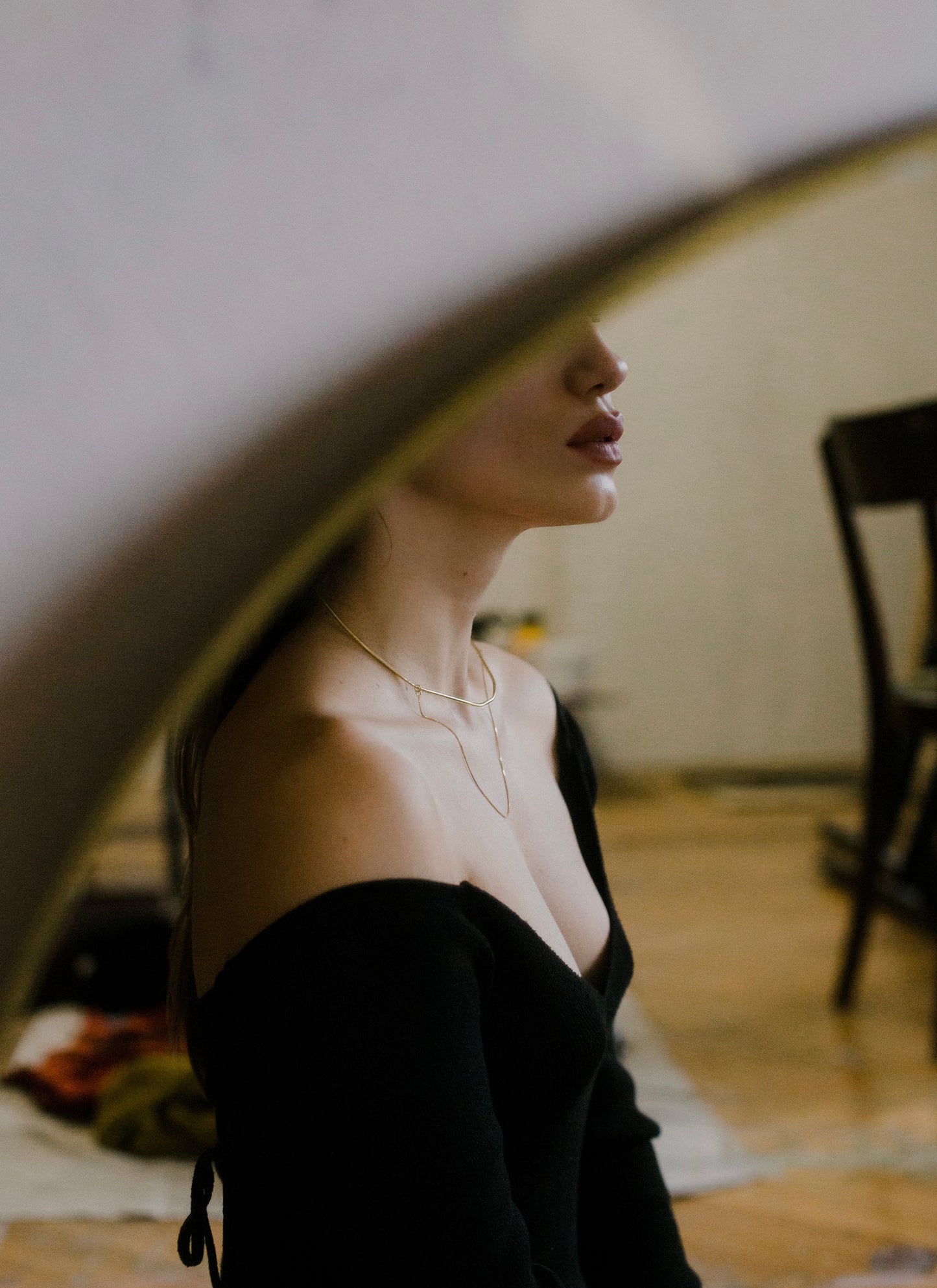 MOTION CHOKER NECKLACE