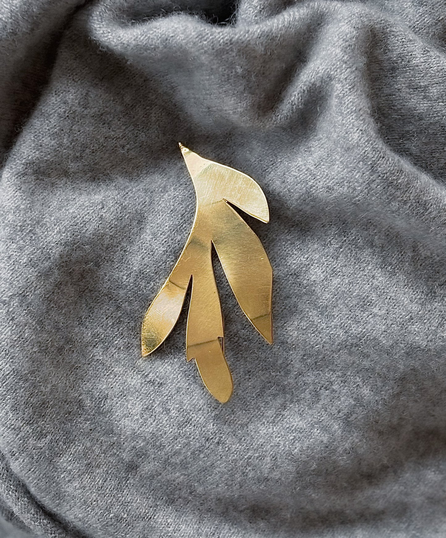ISKRA BROOCH