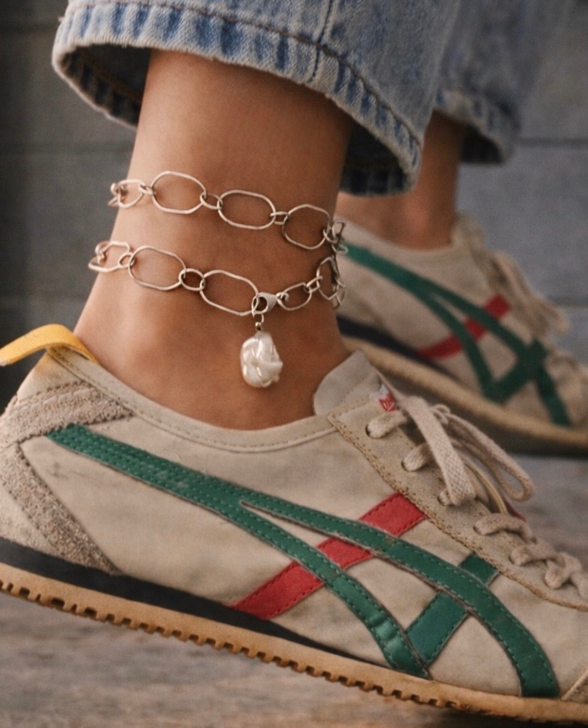 CAPSULE NECKLACE