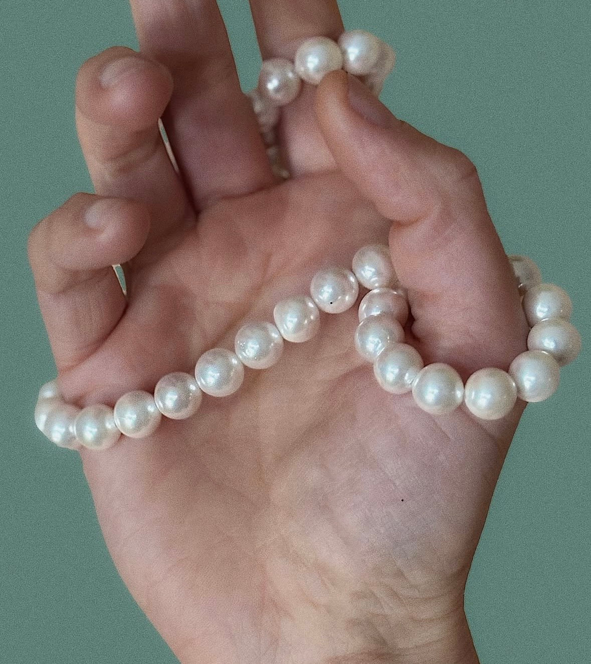 LES PERLES NECKLACE