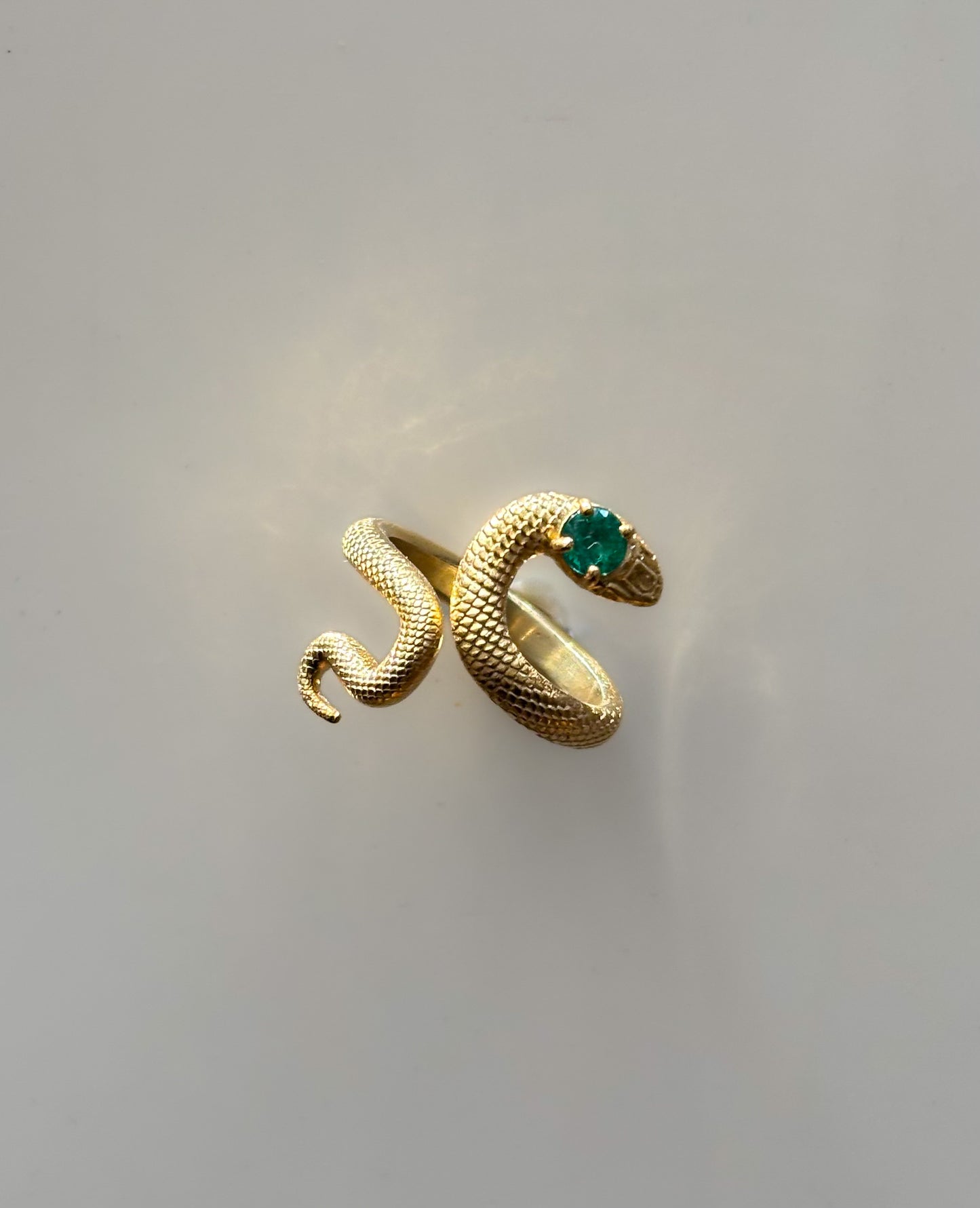 SERPENTINE RING