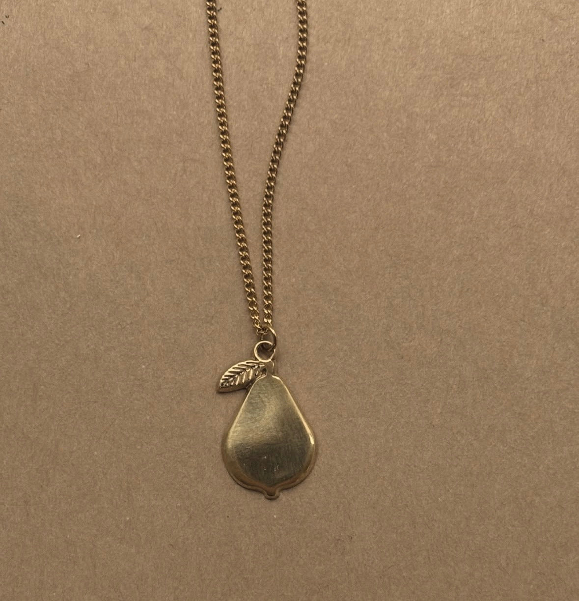 QUINCE NECKLACE