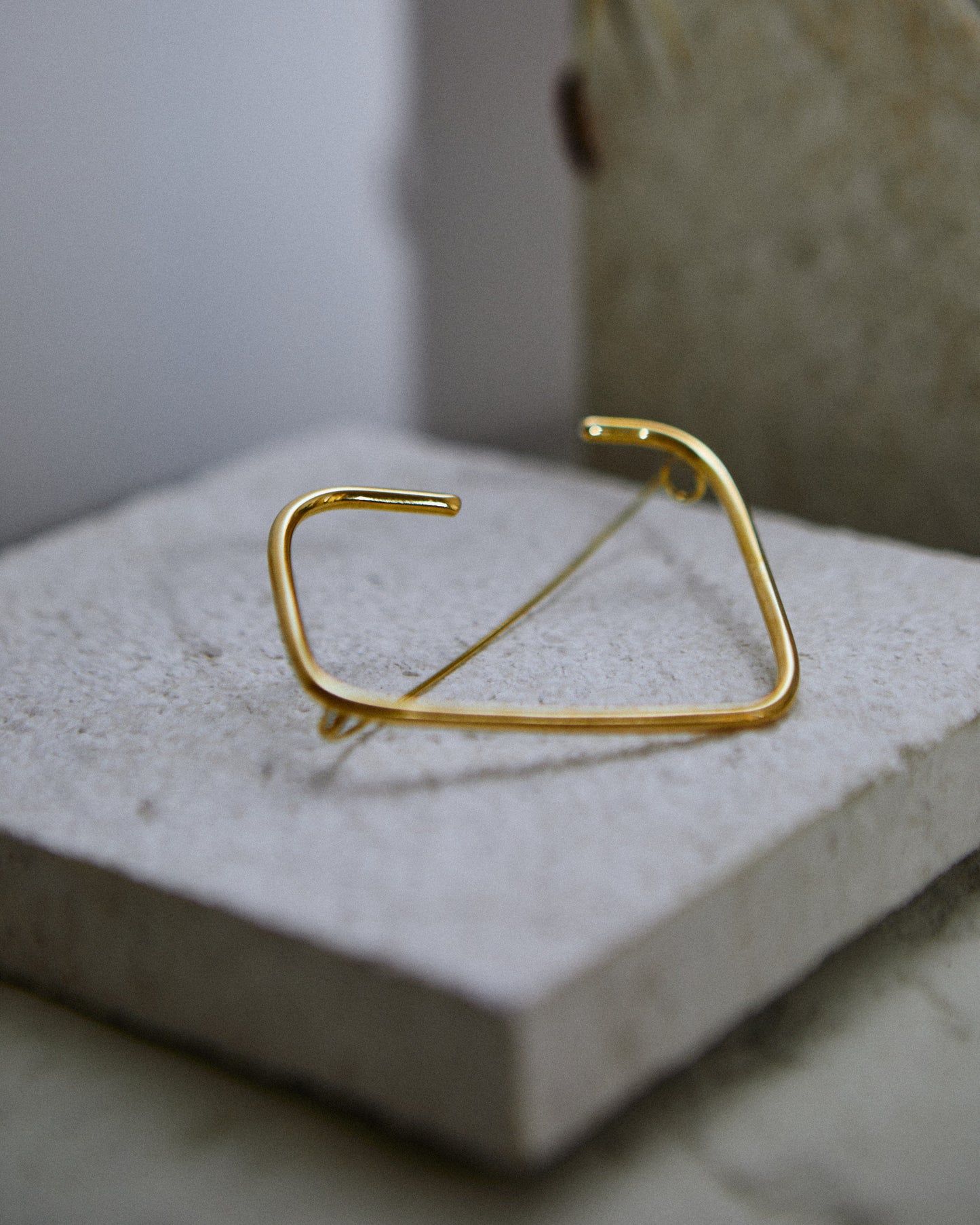 INCOMPLETE SQUARE BROOCH