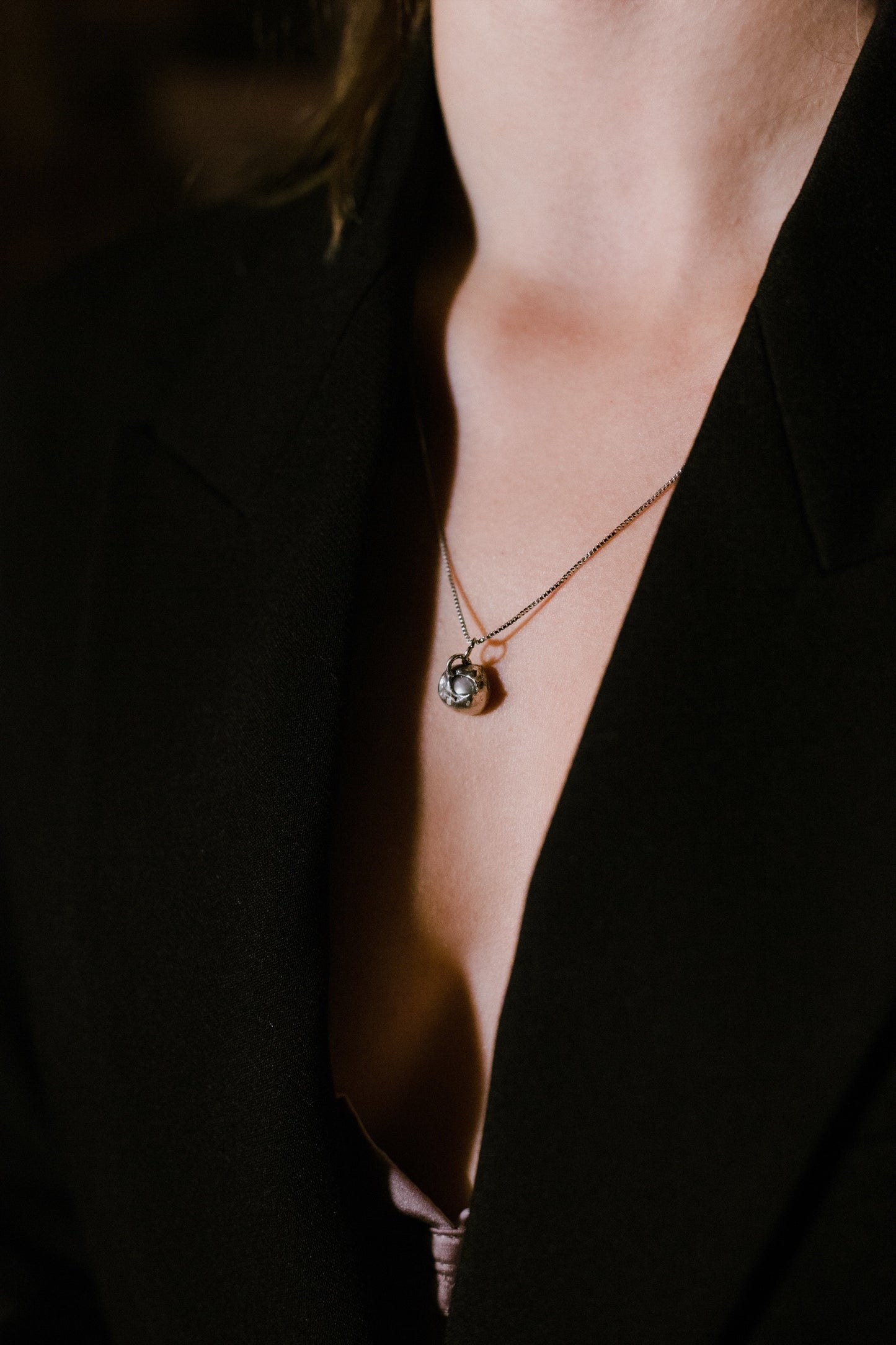 PEARL EYE NECKLACE
