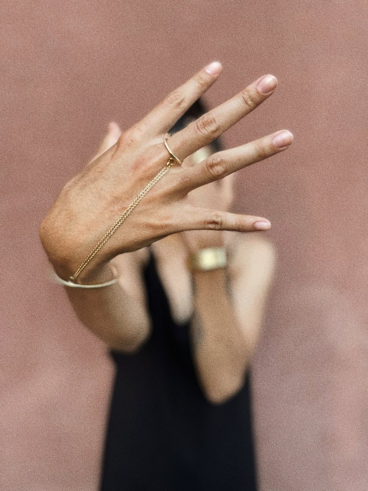 FRIDA HAND CHAIN BRACELET